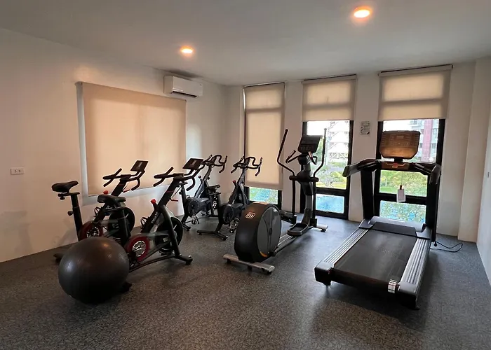 Seven-eleven 1br - Royal Oceancrest Mactan Appartement