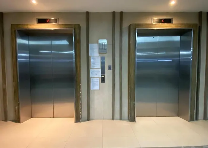 Seven-eleven 1br - Royal Oceancrest Mactan Appartement